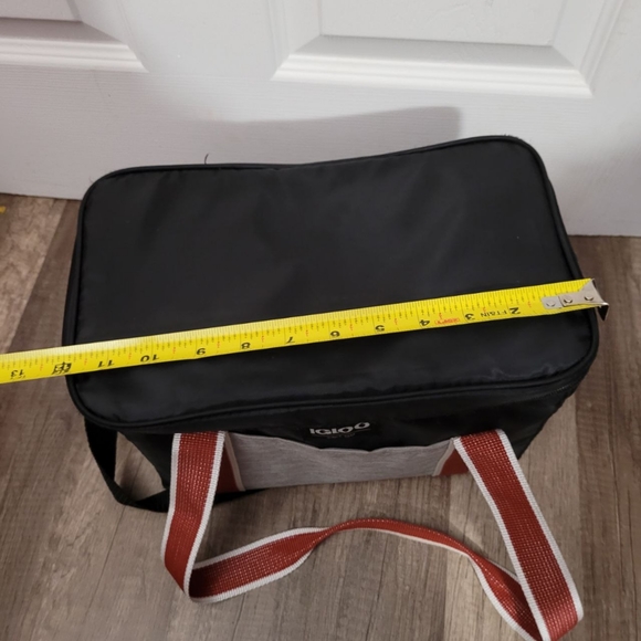 Igloo Cooler 12"x6 1/2"x 7", Zipper Top - Picture 5 of 5